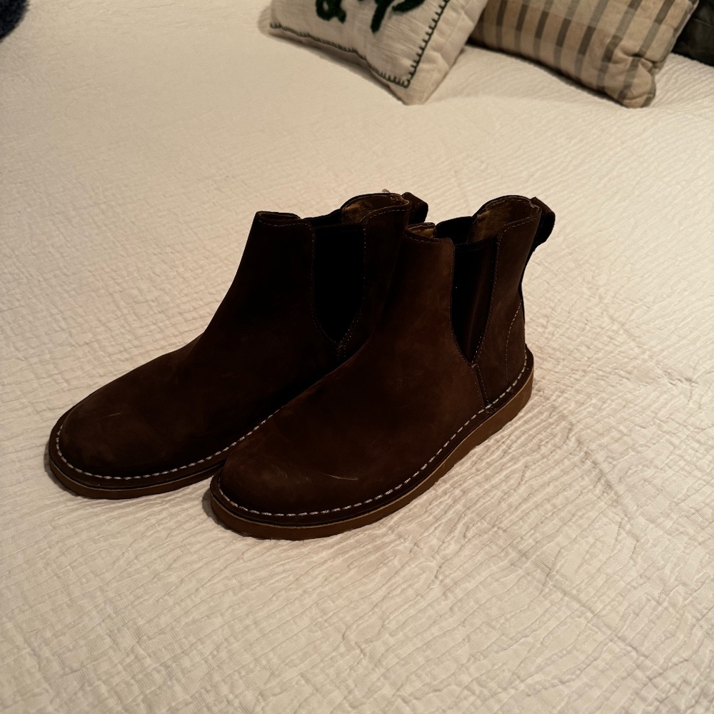L.L. Bean: Stonington Chelsea Boots Size 9